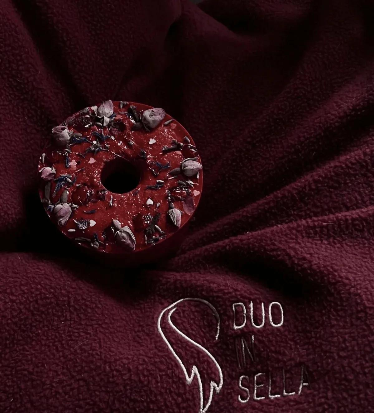 Сладкий лизунец "Цветочный" для лошади Sweek product, 800 г, 100% натуральный, кормовая добавка