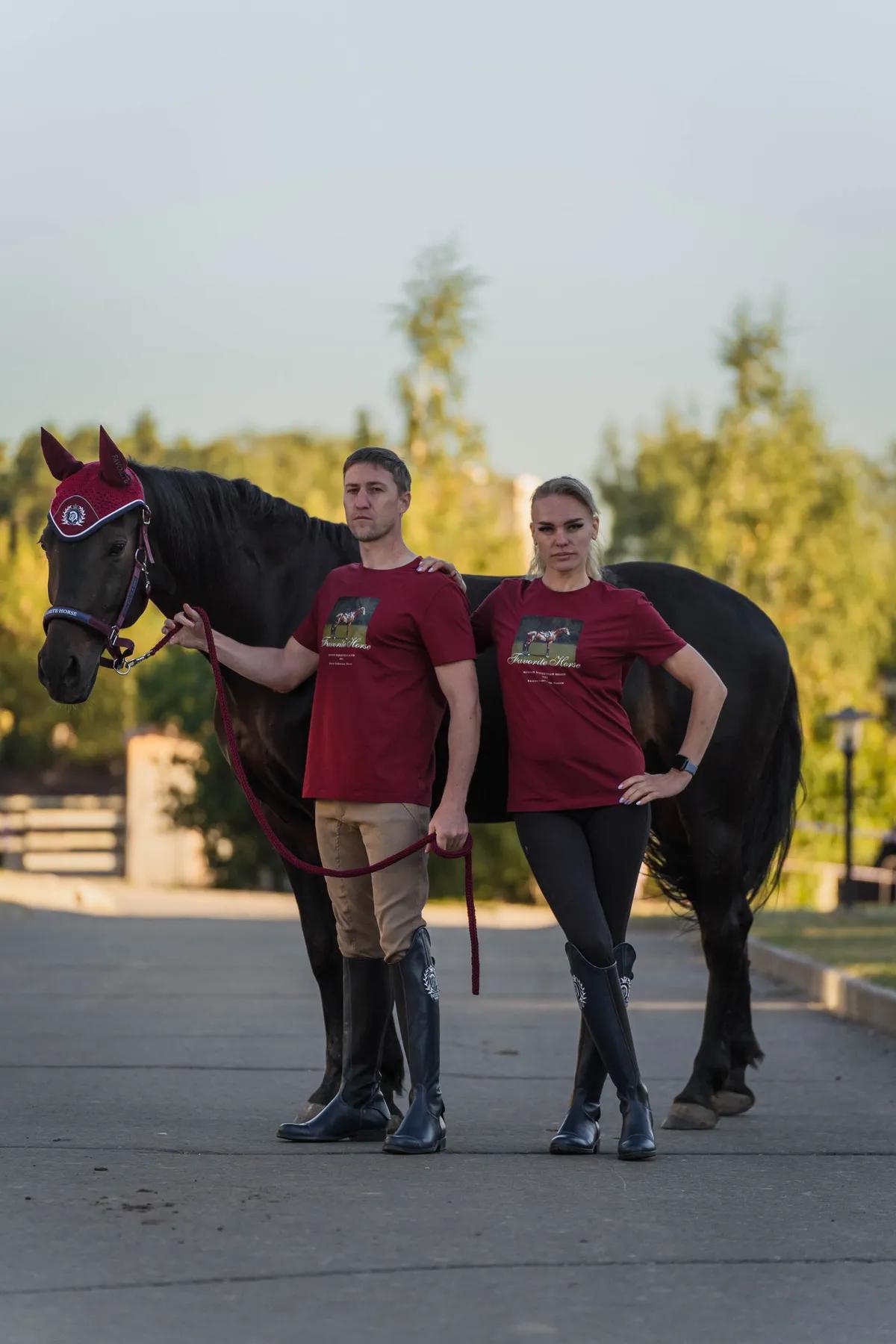 Футболка с лошадью FAVORITE HORSE 