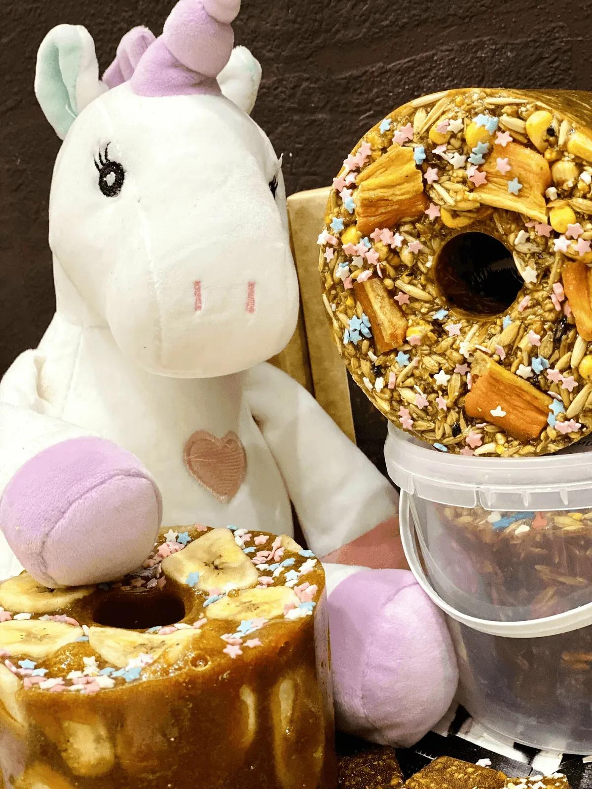 Сладкий лизунец "Медовая дыня" (ликит) для лошади Sweek product, 800 г, 100% натуральный