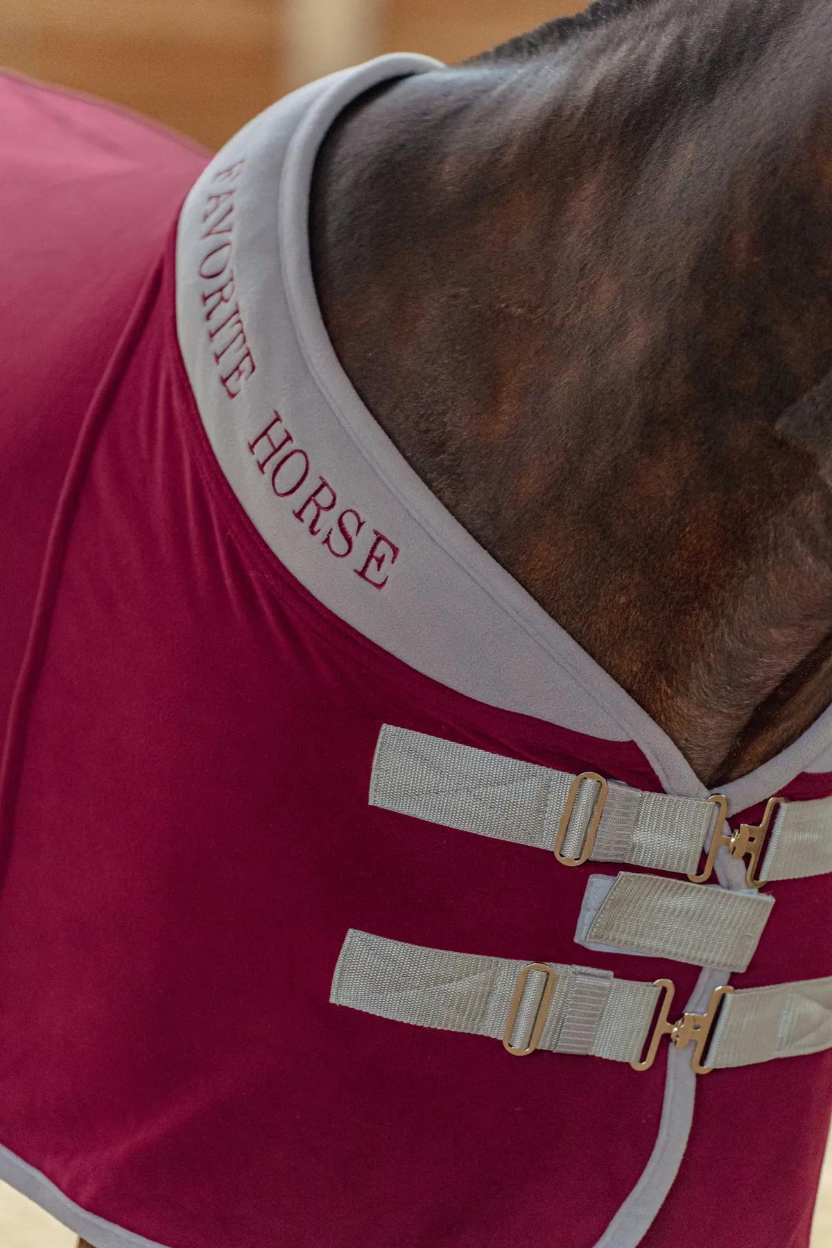 Попона флисовая FAVORITE HORSE Aristocratic (бордовая)