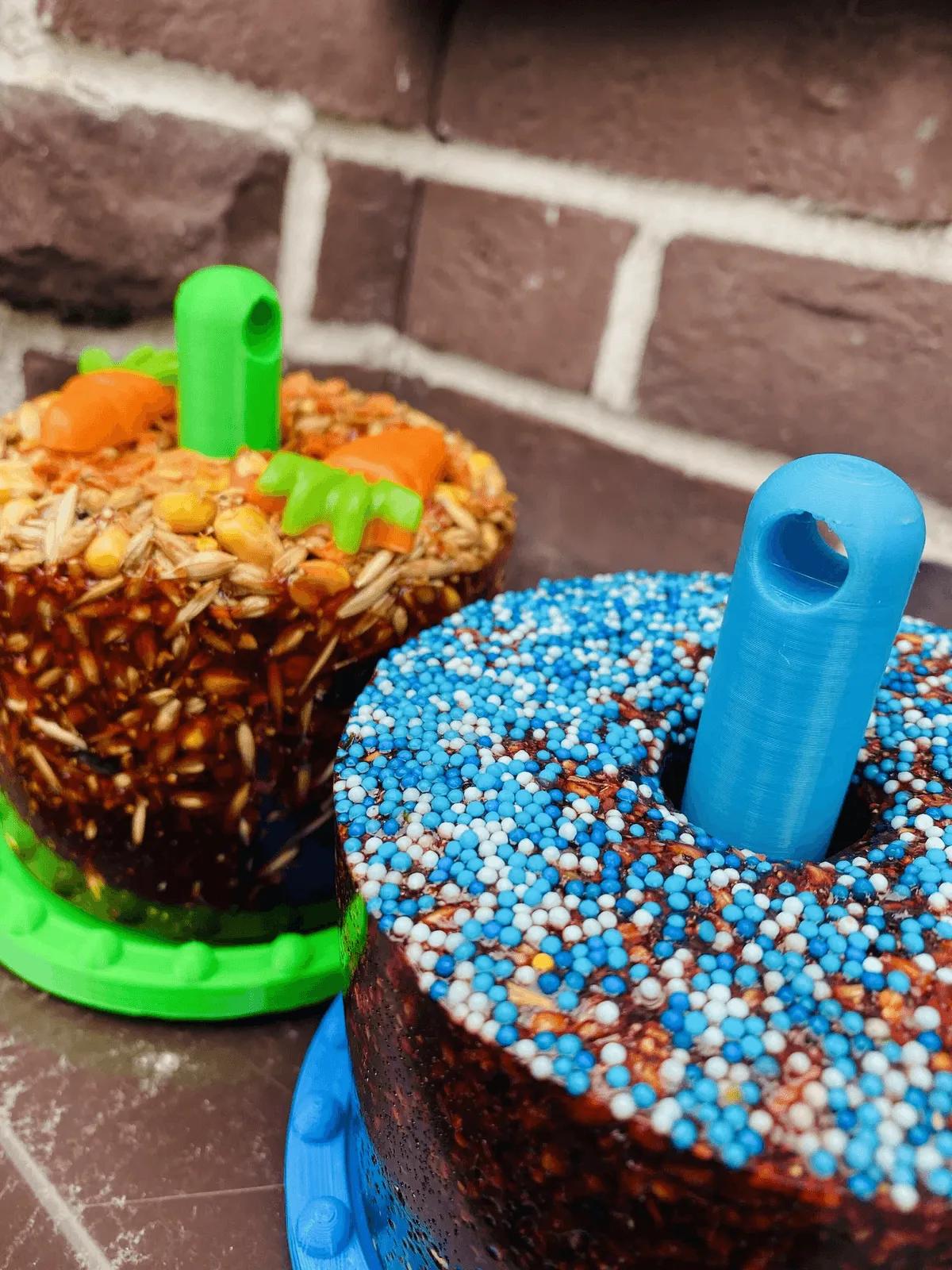 Сладкий лизунец "Соленая морковка" (ликит) для лошади Sweek product, 800 г, 100% натуральный
