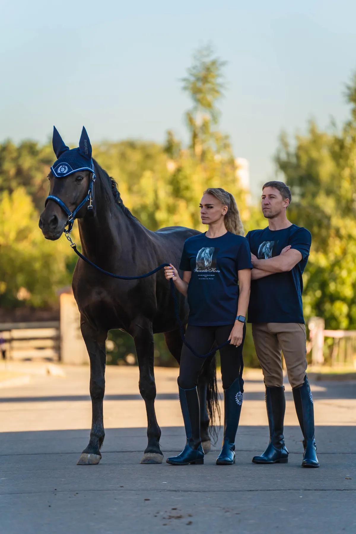 Футболка с лошадью FAVORITE HORSE (синяя)