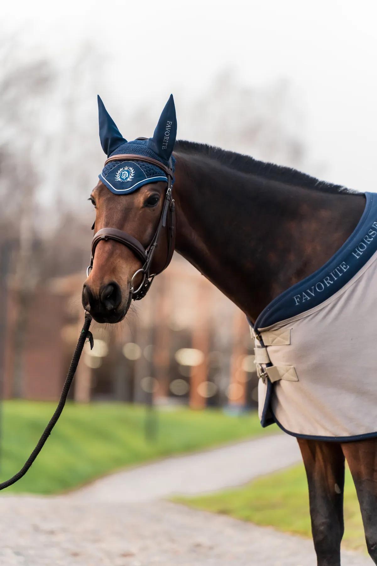 Попона флисовая FAVORITE HORSE Aristocratic (серая)